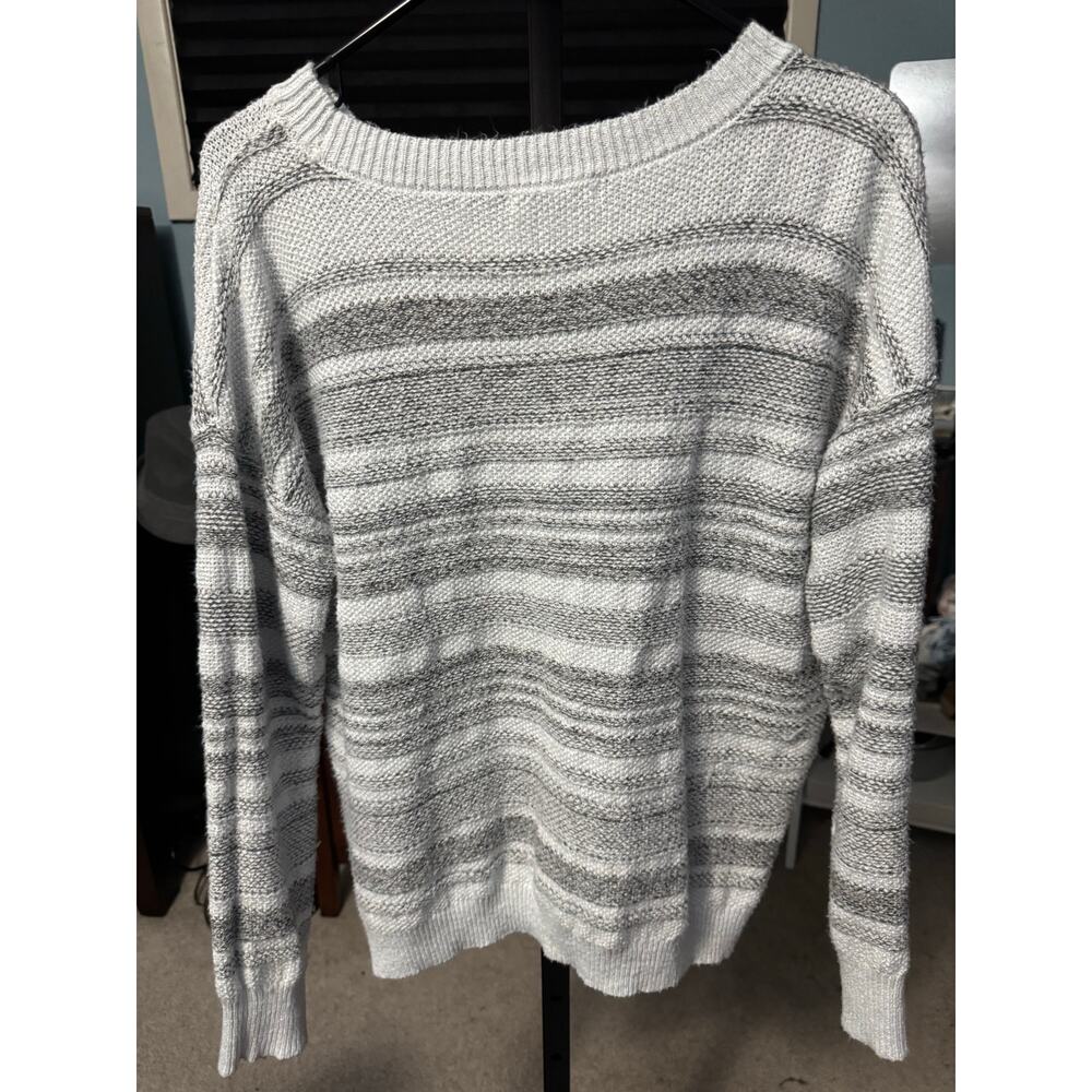 Pink Clover Sweater - Picture 4 of 4